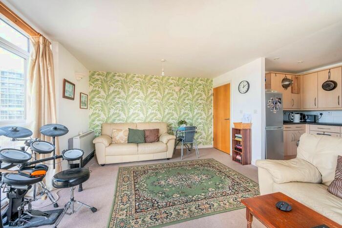 2 Bedroom Flat To Rent In Jupp Road, Stratford, London, E15