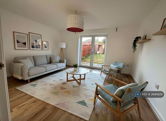 3 Bedroom Semi Detached House To Rent In Kirkstall Ave, Barnsley, S71