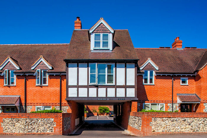 3 Bedroom Apartment To Rent In Belleme Mews, Goring On Thames, RG8