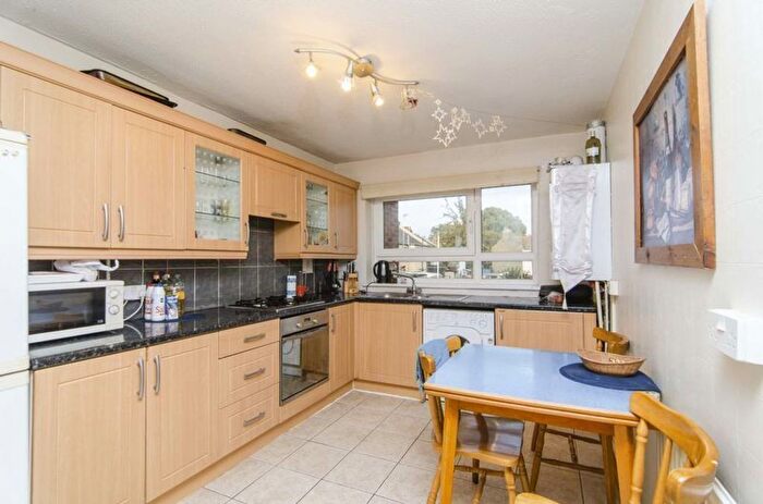 2 Bedroom Flat To Rent In Randolph Approach, London, E16