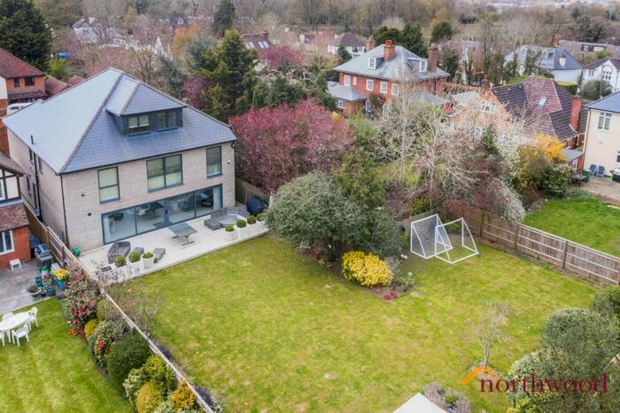 6 Bedroom Detached House To Rent In New House Park, St Albans, AL1