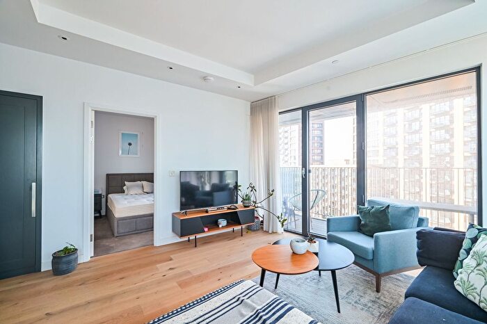 2 Bedroom Flat To Rent In Corson House, Canning Town, London, E14