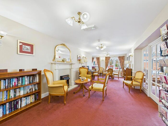 1 Bedroom Flat For Sale In Harold Road, Margate, CT9