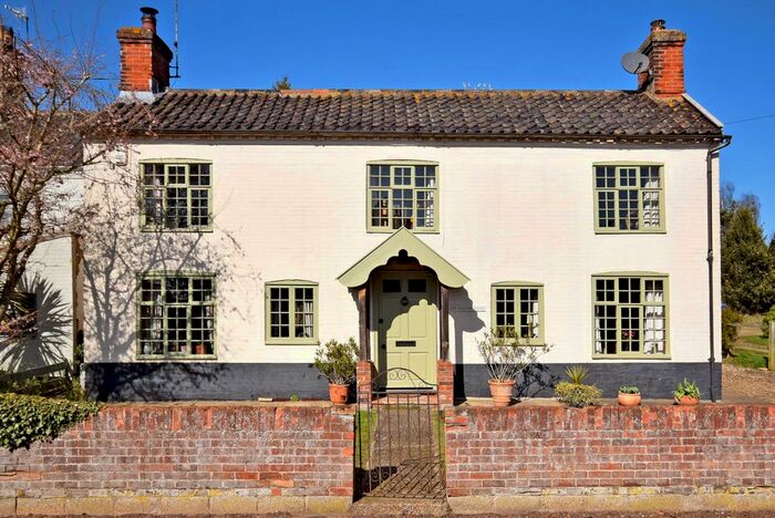 4 Bedroom Detached House For Sale In The Street, Holton, Halesworth, IP19