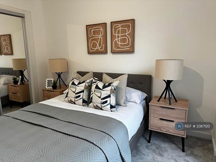 1 Bedroom Flat To Rent In Shearwater Drive, Hendon, NW9