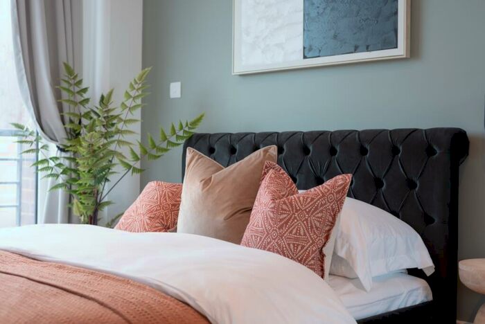 1 Bedroom Apartment To Rent In - Pyrcroft Road Chertsey, KT16