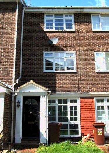 4 Bedroom Town House To Rent In Wheatcroft Grove, Gillingham, ME8