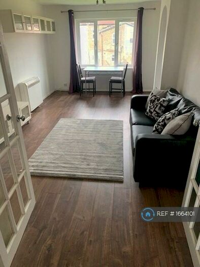 2 Bedroom Flat To Rent In Brocklesby Road, London, SE25