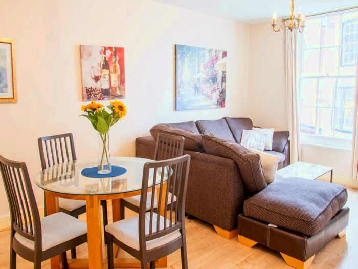 2 Bedroom Flat To Rent In Sun Street, Canterbury, Kent, CT1