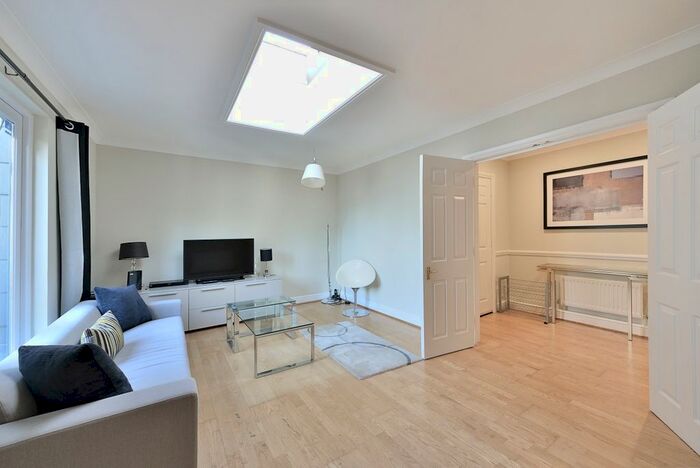 1 Bedroom Flat To Rent In Creechurch Lane, London EC3A