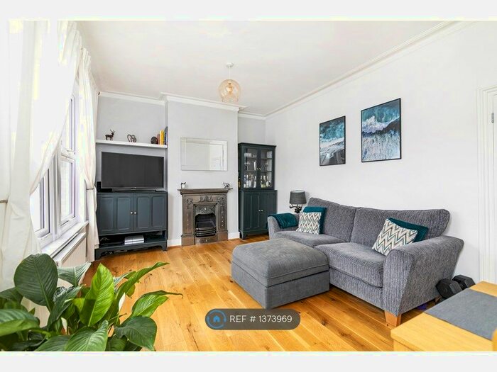 2 Bedroom Flat To Rent In Cairo Road, London, E17