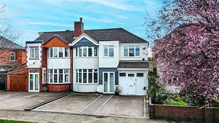 3 Bedroom Semi-Detached House For Sale In Overwoods Road, Hockley, Tamworth, Staffordshire, B77