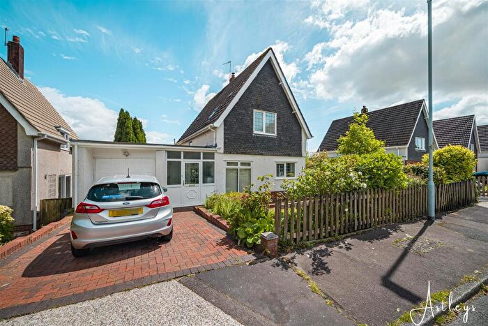 3 Bedroom Detached House For Sale In West Cross, SA3