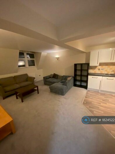 1 Bedroom Flat To Rent In West Street, St. Philips, Bristol, BS2