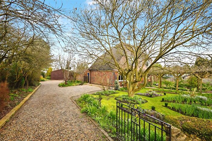 4 Bedroom Detached House For Sale In Dean Street, Maidstone, Kent, ME15