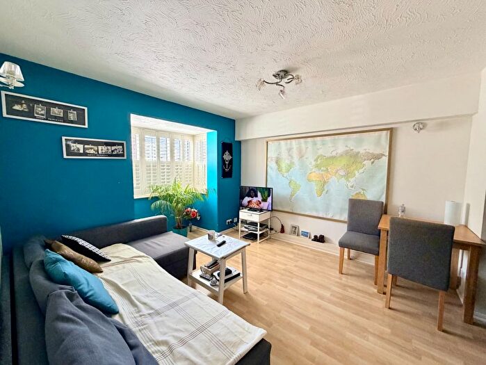 1 Bedroom Flat To Rent In Kingfisher Way, London, NW10