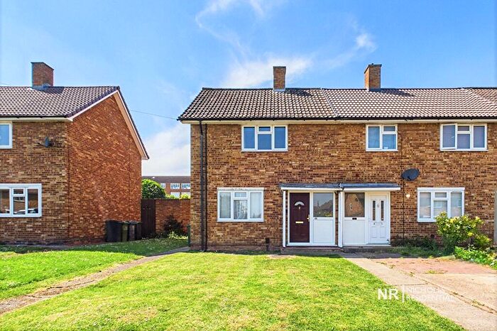 2 Bedroom End Of Terrace House For Sale In Kent Way, Surbiton, Surrey., KT6