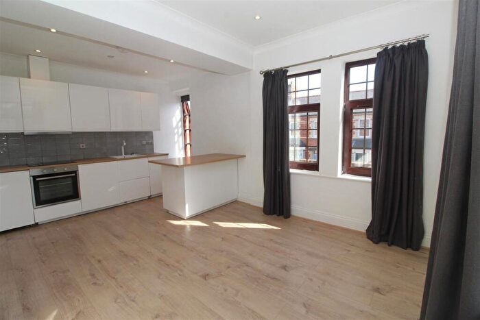1 Bedroom Flat To Rent In Cornerswell Road, Penarth, CF64