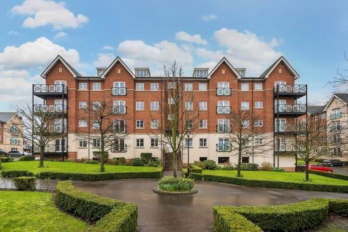 2 Bedroom Flat To Rent In Viridian Square, Aylesbury, HP21