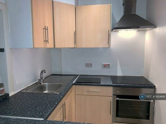 1 Bedroom Flat To Rent In Howard Street, Paisley, PA1