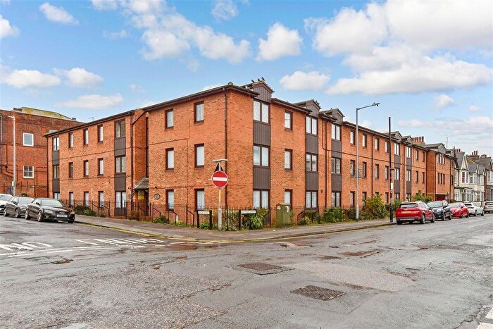 2 Bedroom Flat For Sale In Beach Street, Herne Bay, Kent, CT6