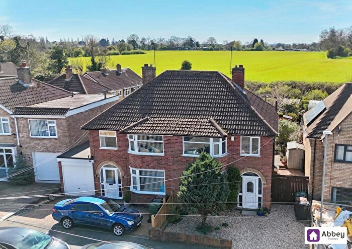 3 Bedroom Semi Detached House For Sale In Queensgate Drive, Birstall, LE4