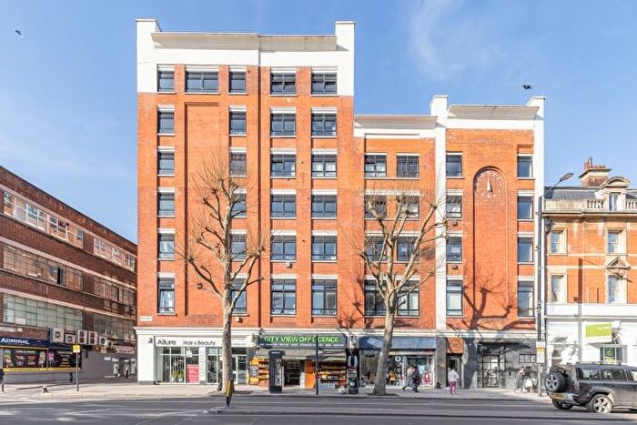 2 Bedroom Flat To Rent In Bethnal Green Road, London, E2