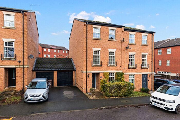 3 Bedroom Semi-Detached House For Sale In Thwaite Close, Great Oakley, NN18