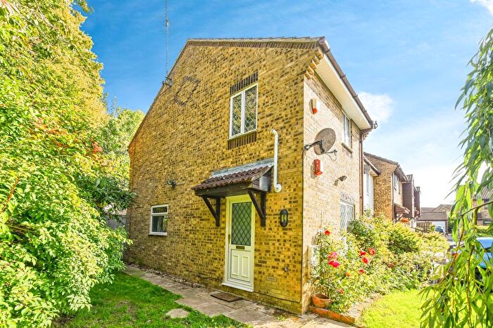 2 Bedroom End Of Terrace House For Sale In Boundary Close, Swindon, SN2