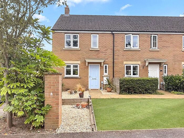 3 Bedroom Semi-detached House For Sale In Station Road, Norton Fitzwarren, Taunton, Somerset, TA2
