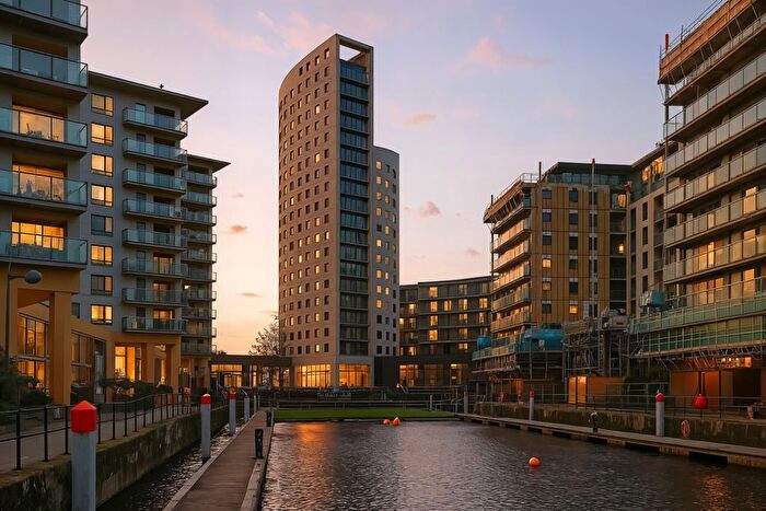 2 Bedroom Flat For Sale In The Boulevard, Leeds, West Yorkshire, LS10