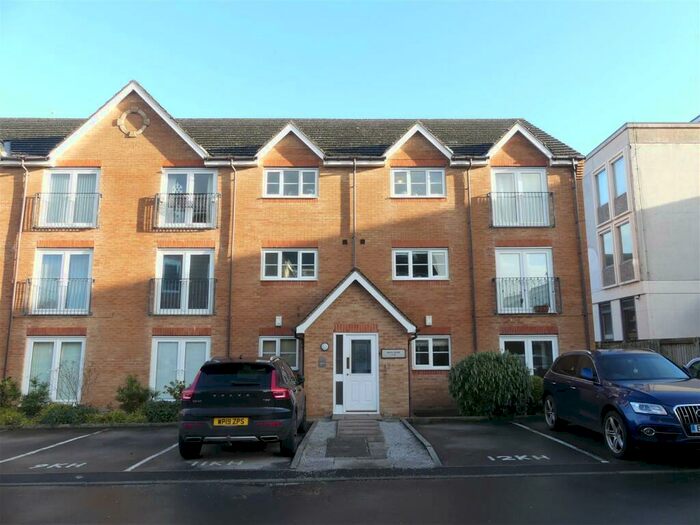 2 Bedroom Apartment To Rent In Keats House, Blackthorn Road, Ilkley, LS29
