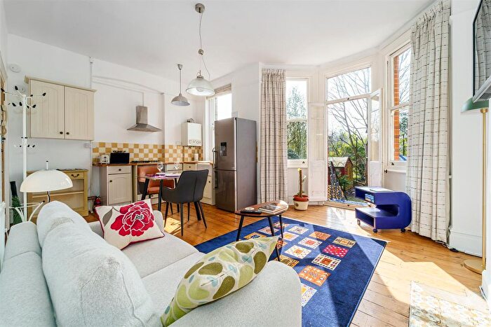 1 Bedroom Flat To Rent In Lammas Park Road, Ealing, W5