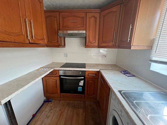 1 Bedroom Flat To Rent In Gurney Close, Barking, Essex, IG11