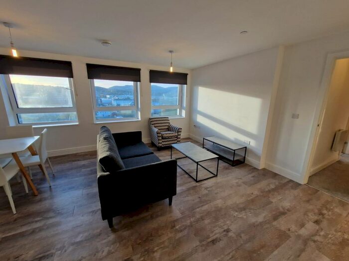 2 Bedroom Flat To Rent In Flat, Elfin Square, Edinburgh, EH11