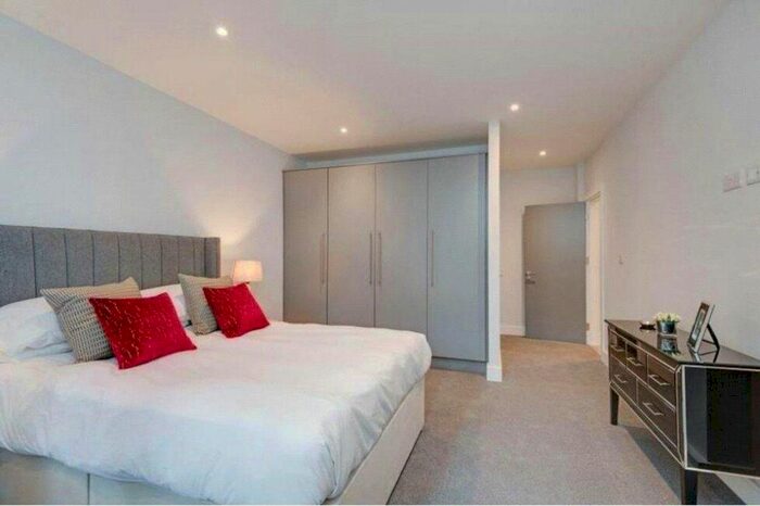 3 Bedroom Flat To Rent In Maida Vale, London, W9