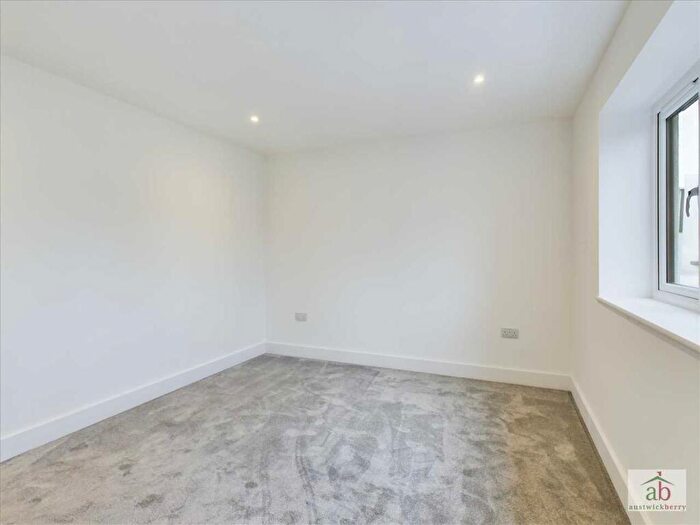 5 Bedroom Detached House For Sale In Oak House, Carlton Road, Kesgrave, IP5