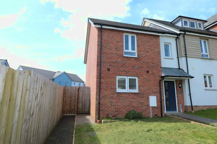 3 Bedroom End Of Terrace House To Rent In Holsworthy, Devon, EX22