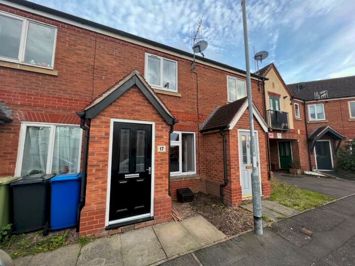2 Bedroom Town House To Rent In Oakwood Way, Mastin Moor, Chesterfield, Derbyshire, S43