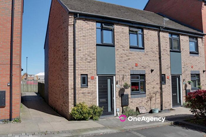 3 Bedroom Semi-Detached House For Sale In Paris Court, Hanley, Stoke-on-Trent, ST1