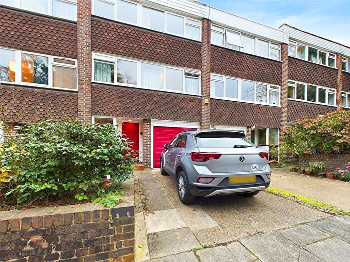 4 Bedroom Detached House To Rent In Whiteledges, London, W13