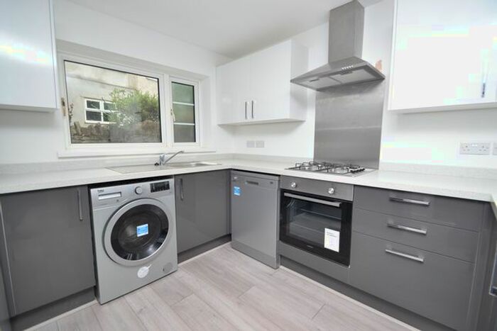 5 Bedroom Property To Rent In Dogfield Street, Cathays, Cardiff, CF24