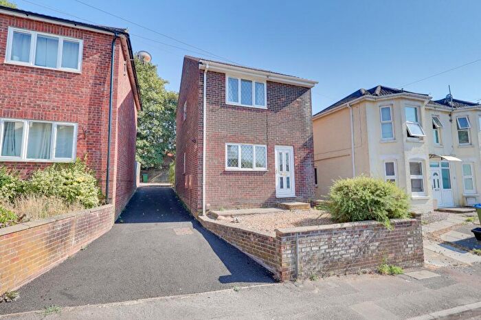 2 Bedroom Detached House For Sale In Glen Road, Woolston, SO19
