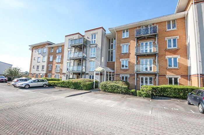 2 Bedroom Flat For Sale In Hawkeswood Road, Bitterne Manor, SO18
