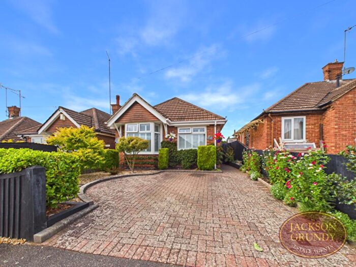 2 Bedroom Bungalow For Sale In Bishops Drive, Northampton, NN2