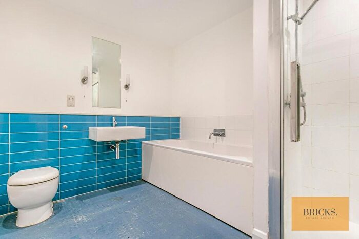 1 Bedroom Flat To Rent In Cliff Road, Camden, London, NW1