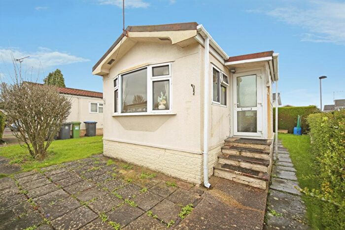 1 Bedroom Park Home For Sale In Woodcot Park, Wilmcote, Stratford-Upon-Avon, CV37