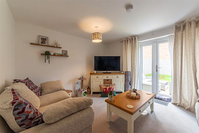 3 Bedroom Town House For Sale In Rhodfa'r Hebog, Pontrhydyrun, Cwmbran, NP44