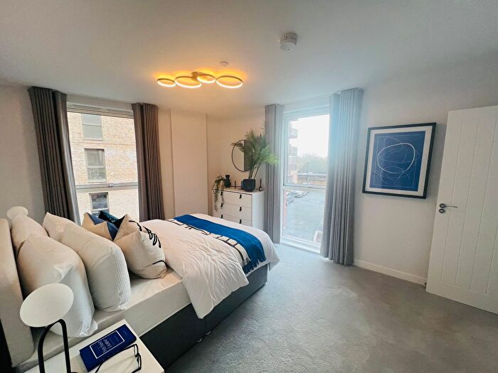 2 Bedroom Flat To Rent In Moorbridge Road, Maidenhead, SL6