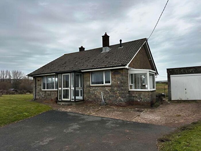 2 Bedroom Detached Bungalow To Rent In Newport Road, Arreton, PO30